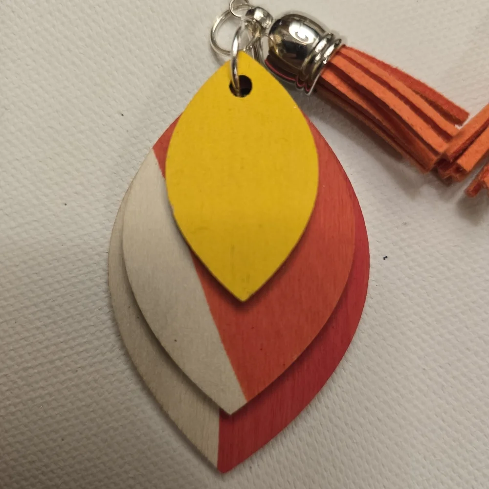 ARTISAN & HANDCRAFTED 2.5" Wood Leaf Tiered Dangle Pierced Earrings W/ Tassles - Picture 4 of 14